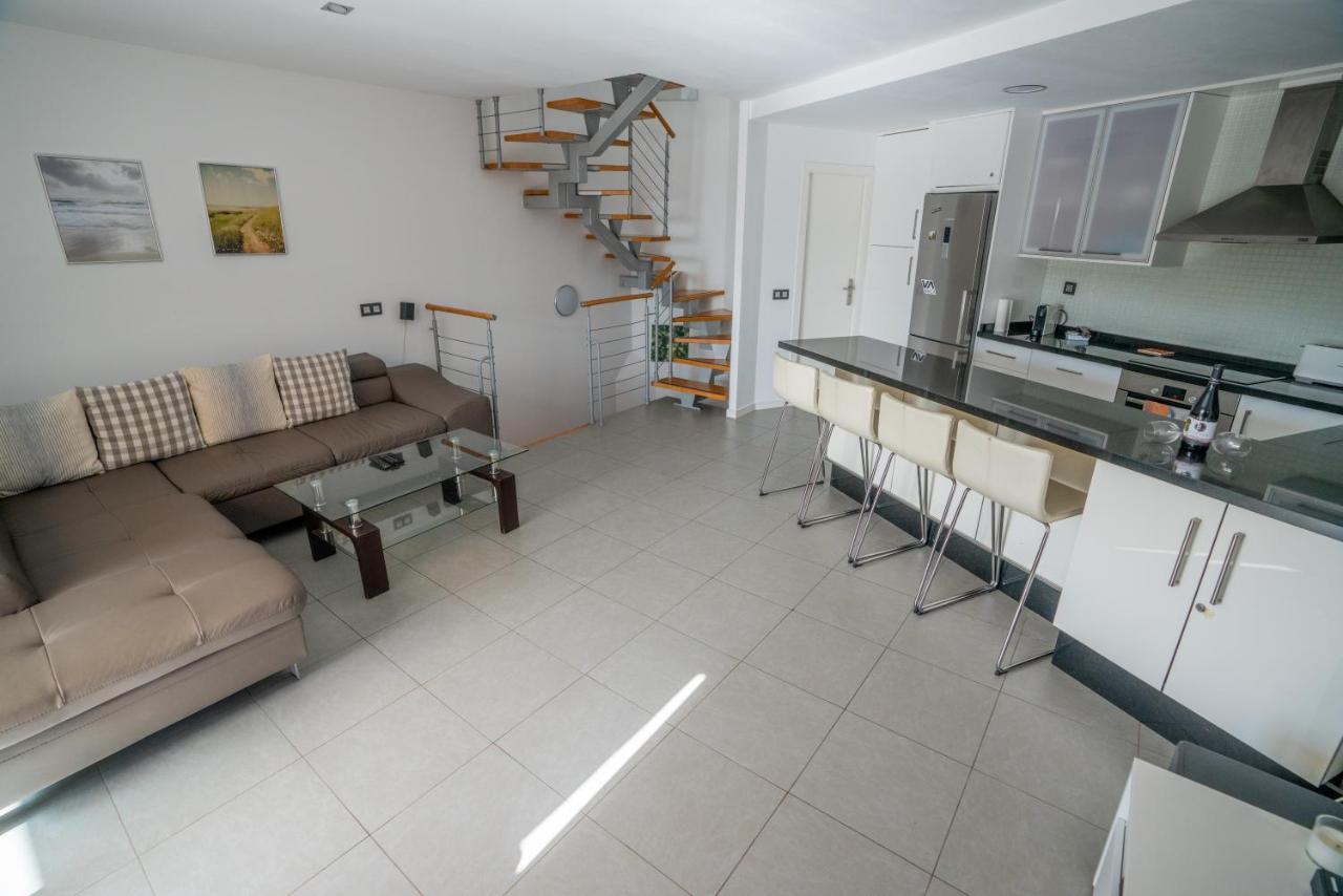 Appartamento Modern Sea View Duplex With Parking El Médano Esterno foto