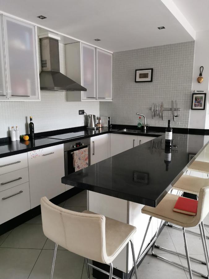 Appartamento Modern Sea View Duplex With Parking El Médano Esterno foto